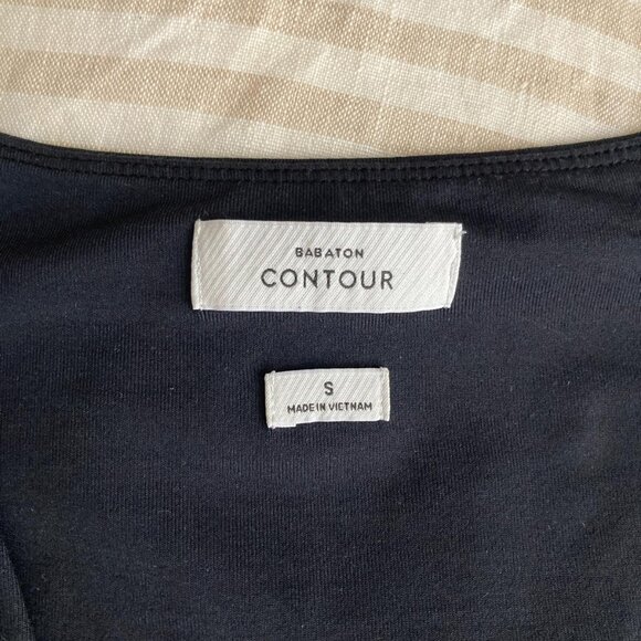 Aritzia Contour Tops - Bundle pack - Black (S) and Ivory (M) - Size Small/Medium - Picture 4 of 6